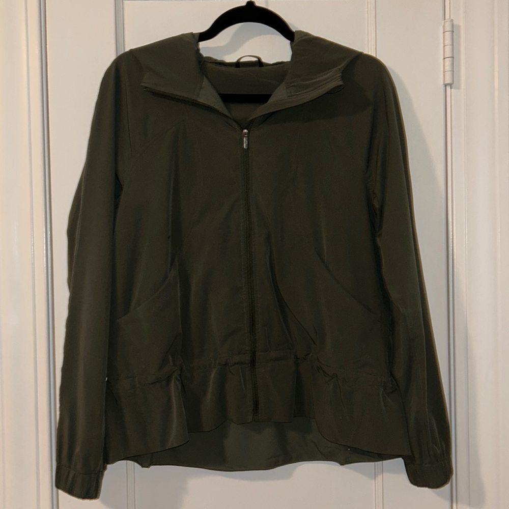 Lululemon rain jacket size 6 NWOT